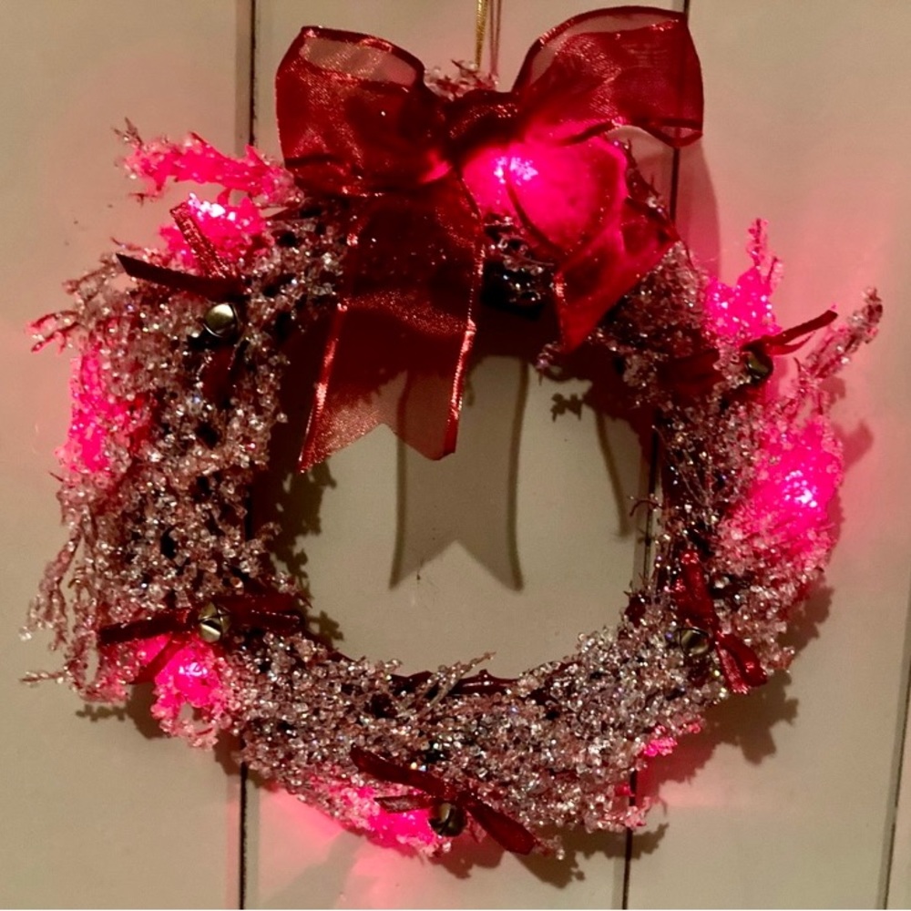 Vintage Avon 12” Majestic Holiday Lighted Wreath